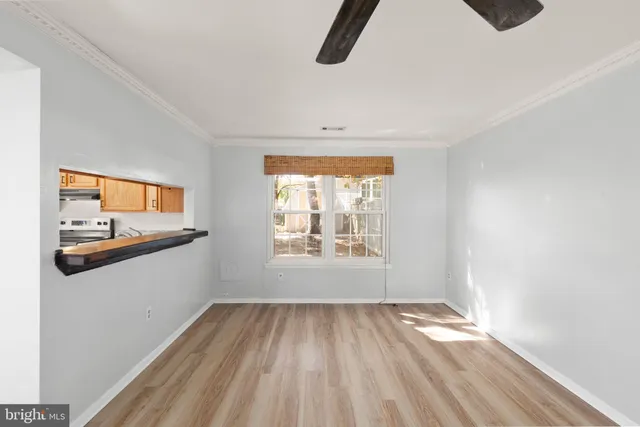 a picture of a wall with a white wall and a white wall