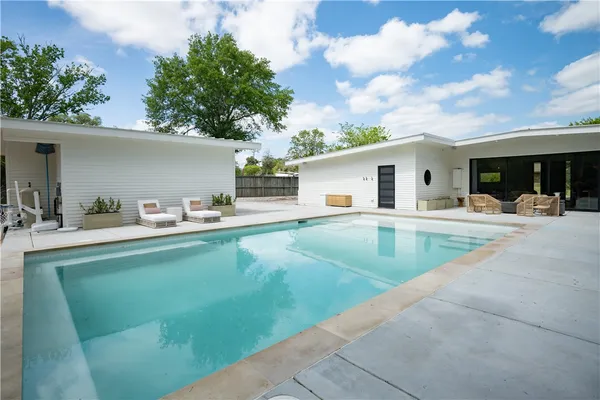 $875,000 | 805 Vine Street, Bryan, TX 77802