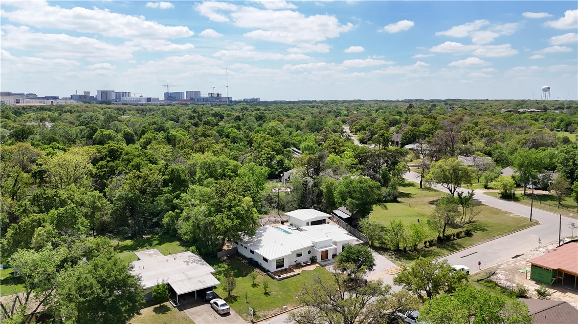 805 Vine Street Bryan, TX 77802 - Photo 4 of 45 Located near Texas A&M just off Texas Avenue in the Garden Acres community
