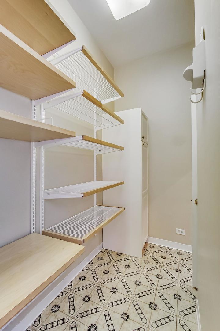2033 North Racine Avenue, Unit 2C Chicago, IL 60614 - Photo 11 of 18