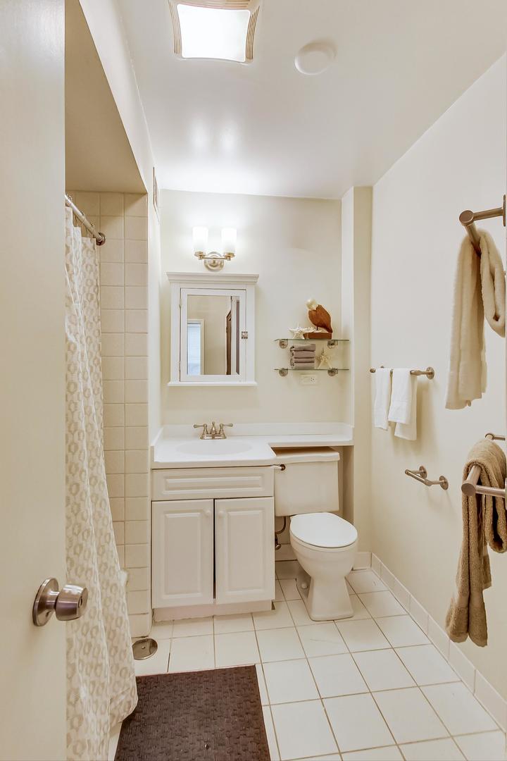 2033 North Racine Avenue, Unit 2C Chicago, IL 60614 - Photo 13 of 18