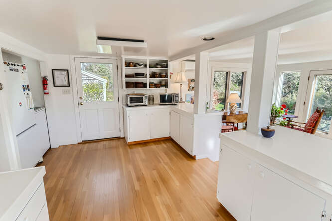 76 State Road Chilmark, MA 02535 - Photo 22 of 79