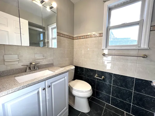 $3,500 | 25 Wallis Avenue, Unit 1, Jersey City, NJ 07306