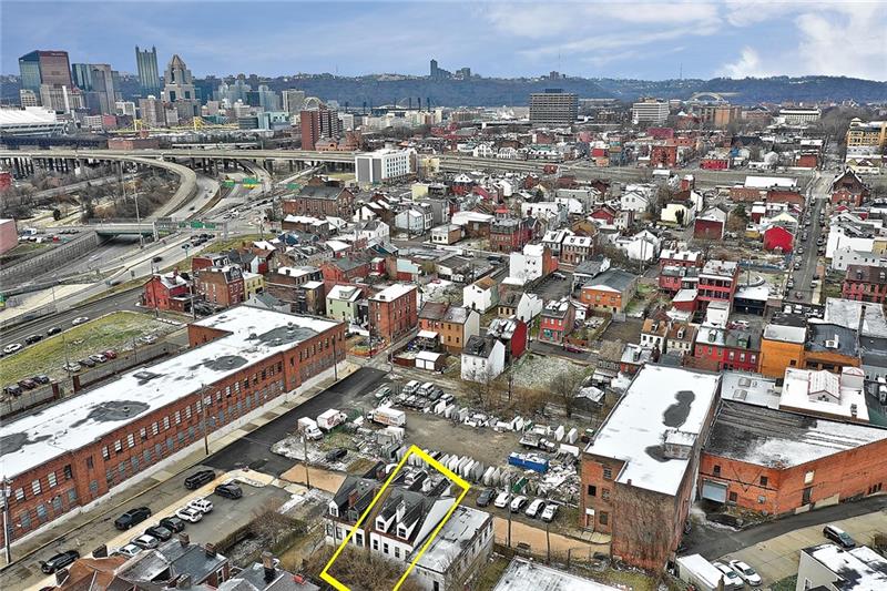 3-4 Rickenbach Street Pittsburgh, PA 15212 - Photo 3 of 21 Note the generous amount of pull-in street parking directly across from the duplex. The yellow lines do not depict actual property boundaries.