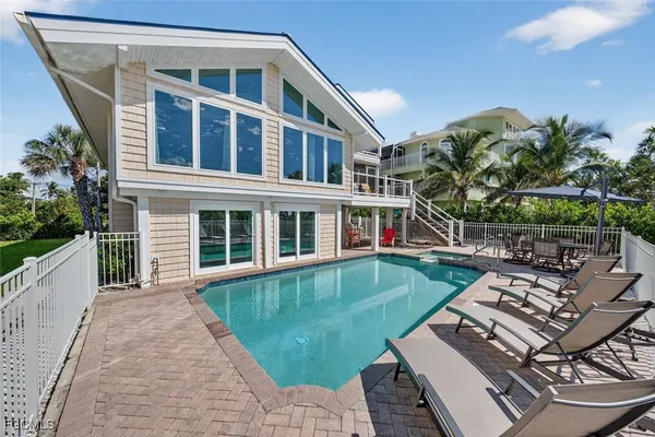 $3,995,000 | 15301 Captiva Drive, Captiva, FL 33924