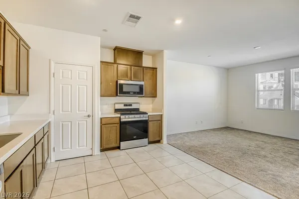 $2,250 | 489 Anthurium Place, Henderson, NV 89015