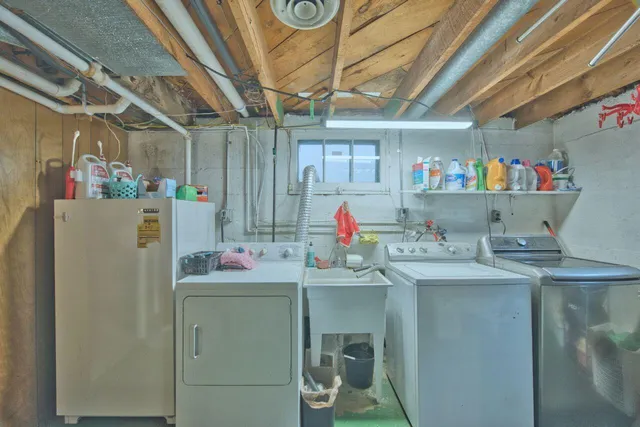 $155,000 | 2802 2nd Avenue East, Hibbing, MN 55746