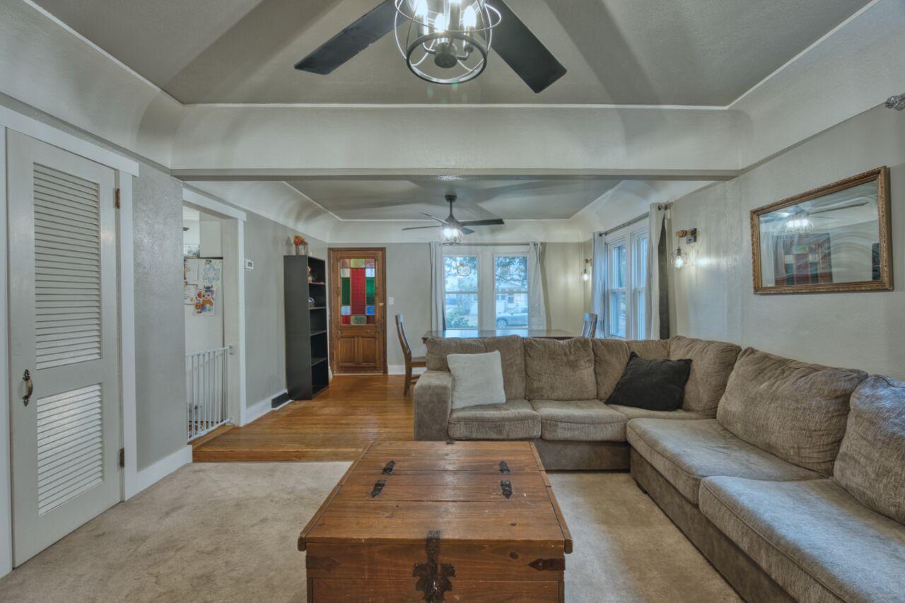 2802 2nd Avenue East Hibbing, MN 55746 - Photo 3 of 57