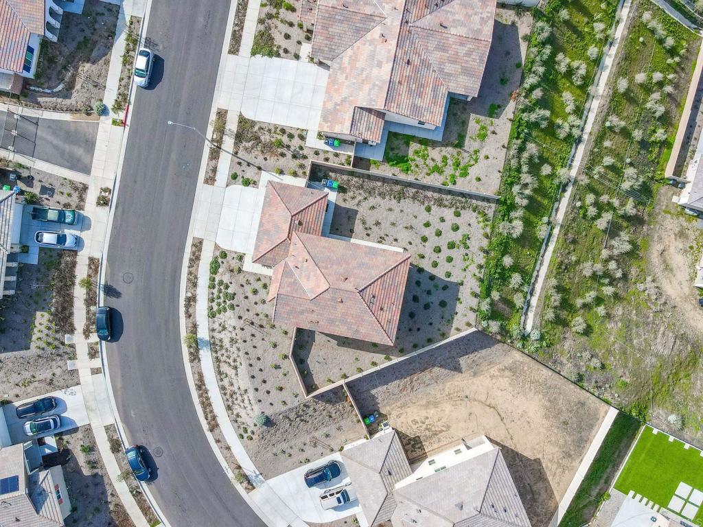 5384 Viewstone Court Hemet, CA 92545 - Photo 44 of 47 an aerial view of a house with a yard