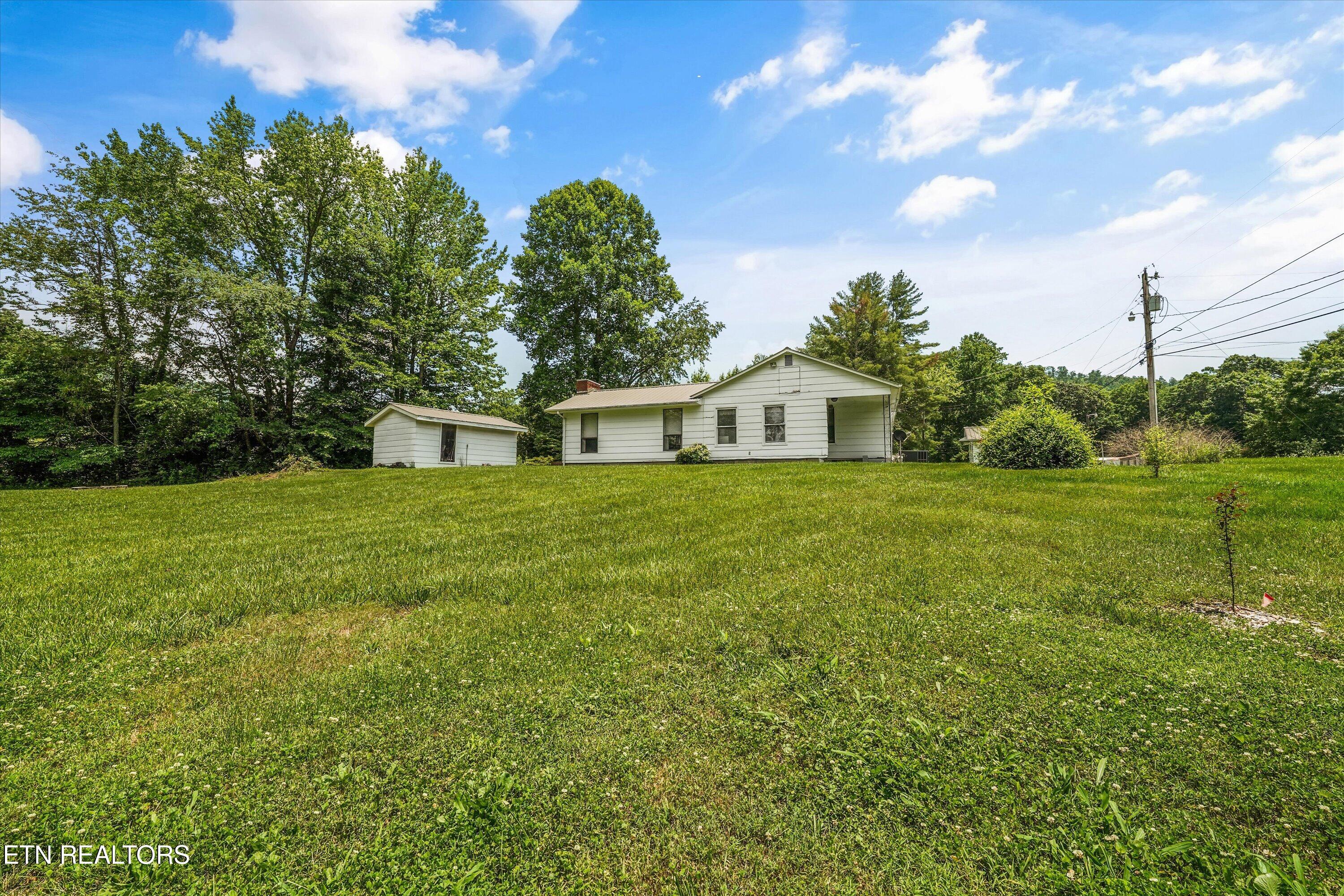 127 Mountain Road Oliver Springs, TN 37840 - Photo 29 of 36 Back of House