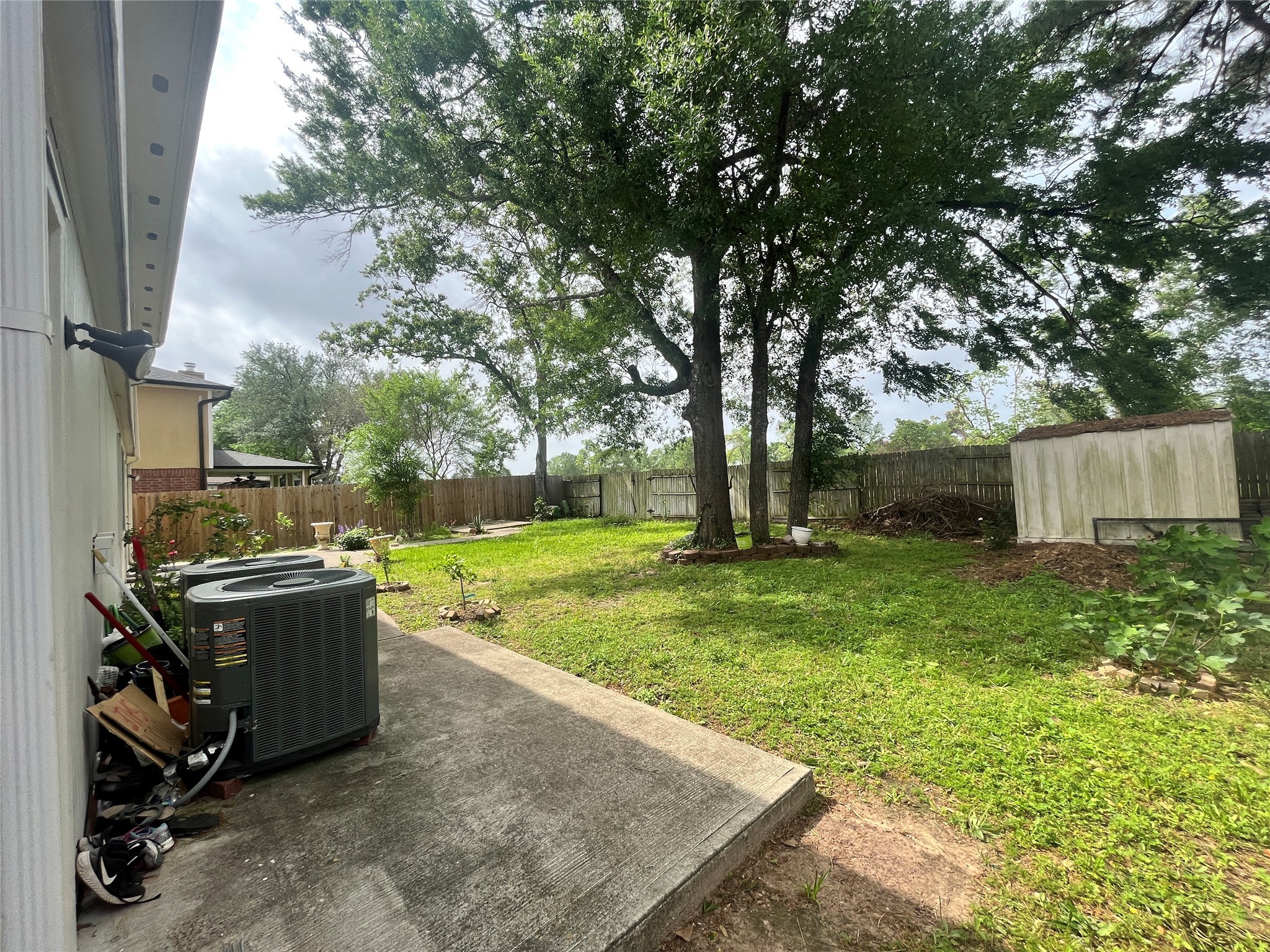28723 Sedgefield Street Spring, TX 77386 - Photo 5 of 27 a view of a backyard with sitting area