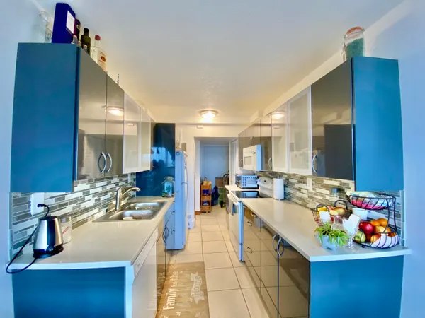 $2,550 | 1750 Northeast 191st Street, Unit 600, Miami, FL 33179