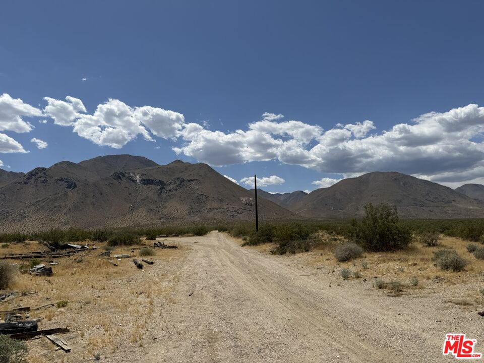 401 Sterling Road Inyokern, CA 93527 - Photo 29 of 37 a view of a backyard of a house