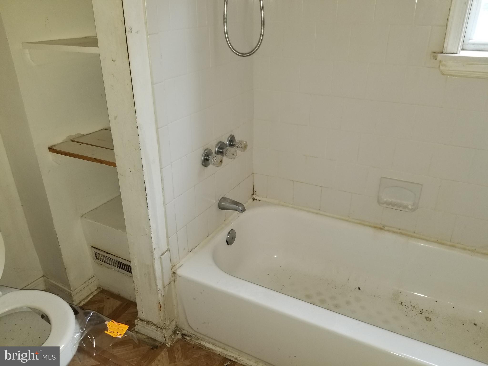 913 Appleton Street Baltimore, MD 21217 - Photo 5 of 13 Gallery Image 5
