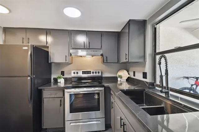 $189,900 | 13612 South Village Drive, Unit 5311, Tampa, FL 33618