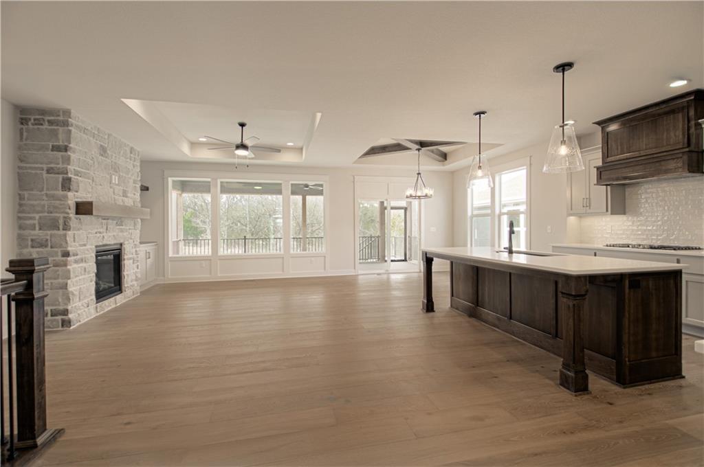 11544 North Olathe View Road Olathe, KS 66061 - Photo 9 of 49