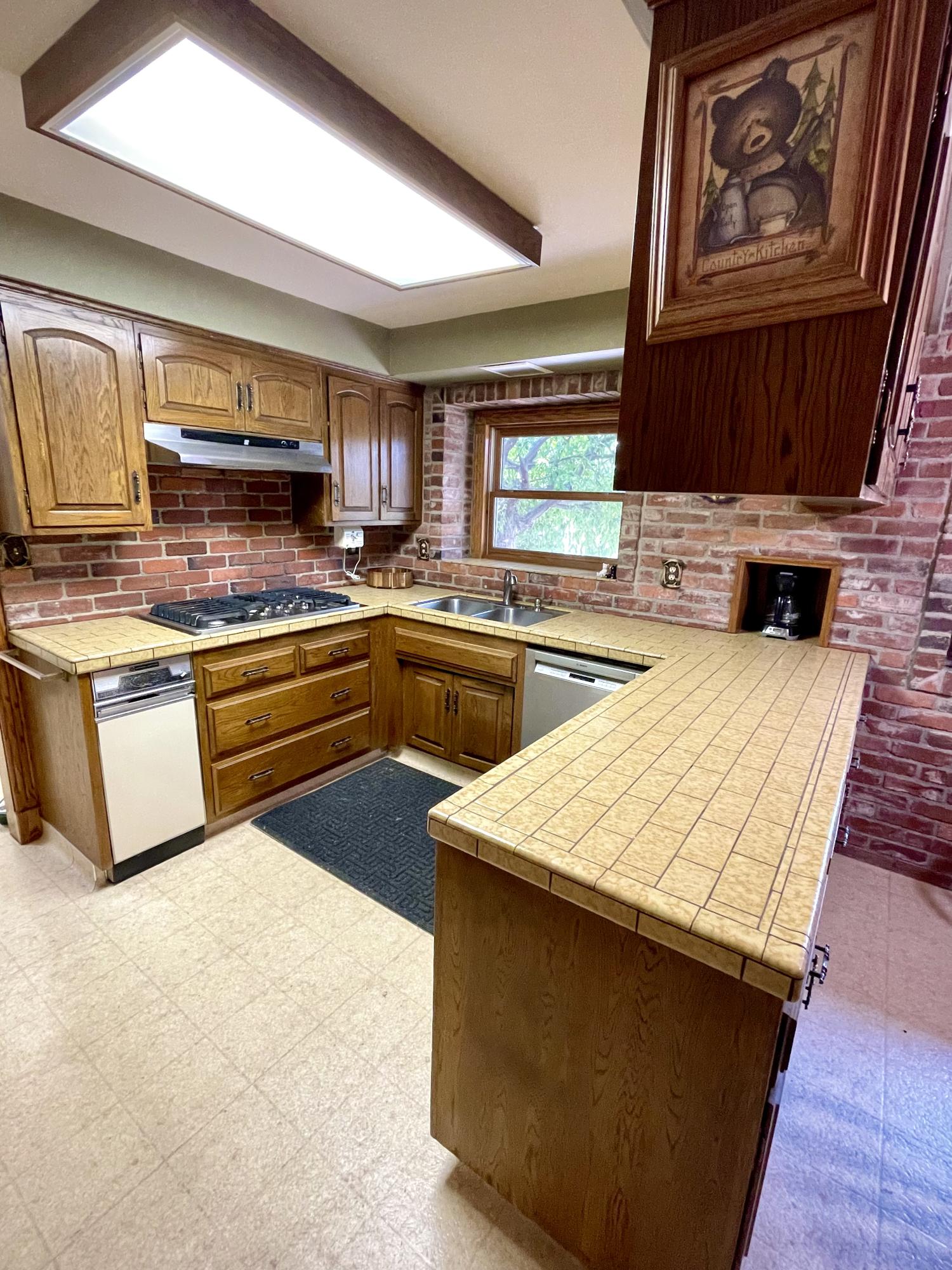 7322 Reeder Road Klamath Falls, OR 97603 - Photo 11 of 37 E406E53F-98B2-448E-80AF-285A6A909608