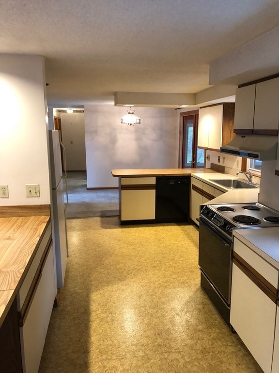 23 Saddleback Hill Road Bellingham, MA 02019 - Photo 2 of 17 Gallery Image 2