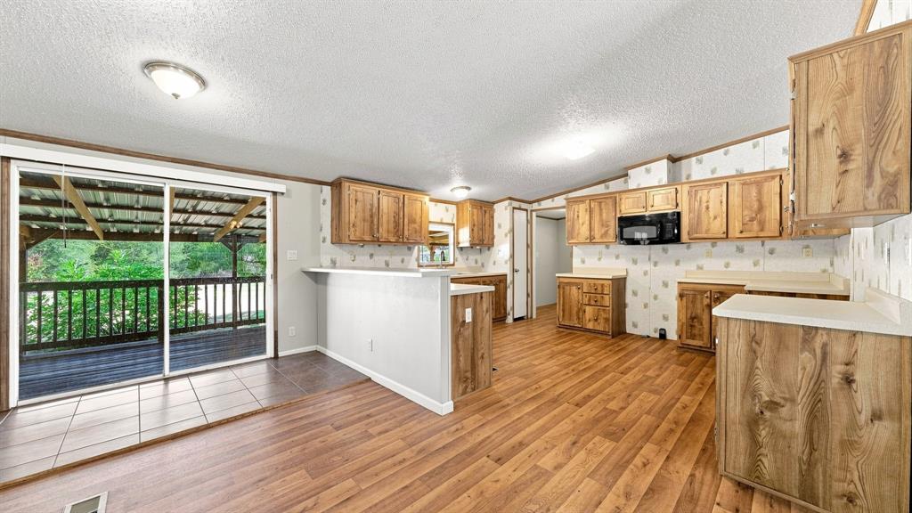 110 Draper Drive Springtown, TX 76082 - Photo 19 of 35 Gallery Image 19