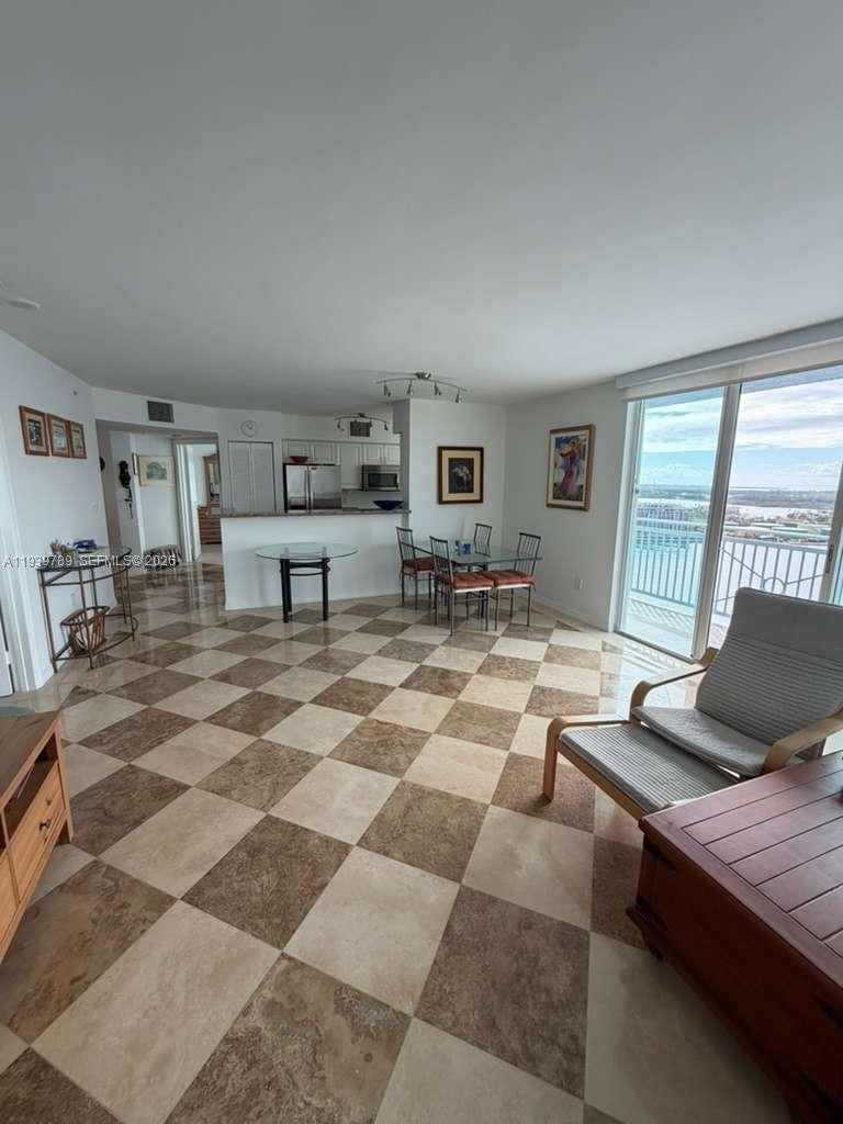 90 Alton Road, Unit 2912 Miami Beach, FL 33139 - Photo 11 of 31