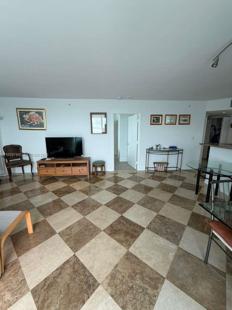 90 Alton Road, Unit 2912 Miami Beach, FL 33139 - Photo 18 of 31