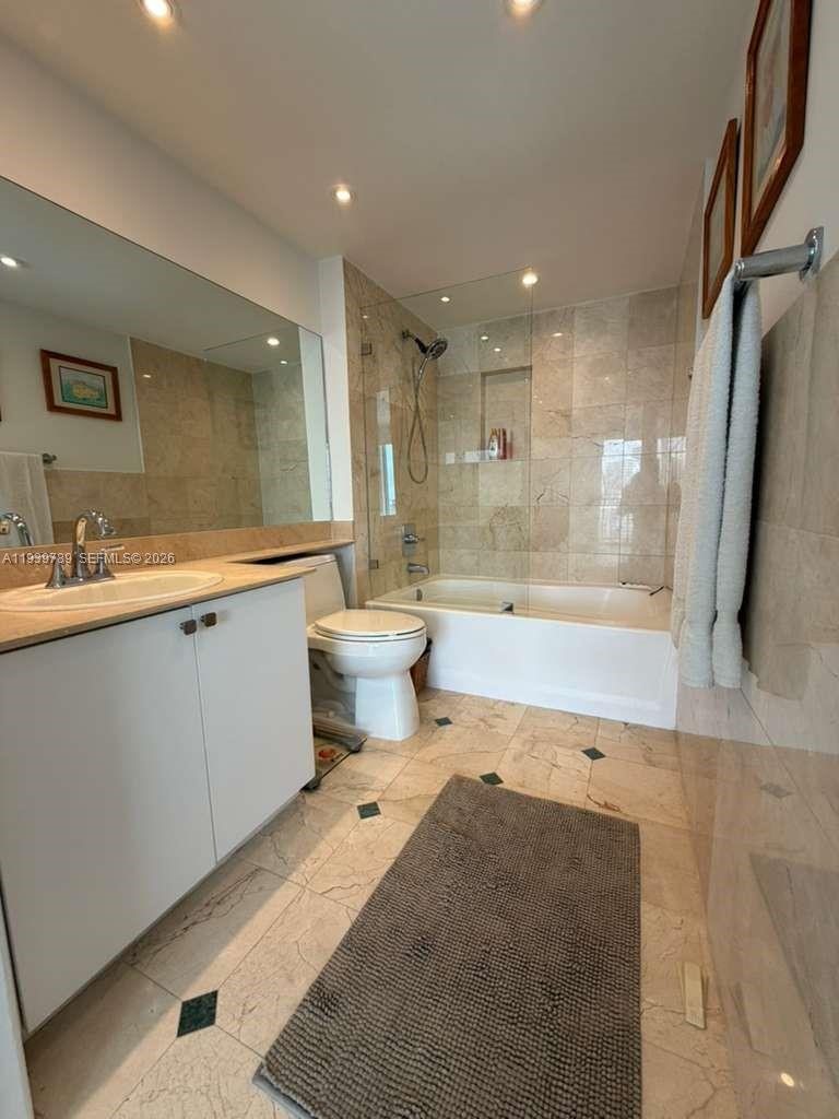 90 Alton Road, Unit 2912 Miami Beach, FL 33139 - Photo 19 of 31