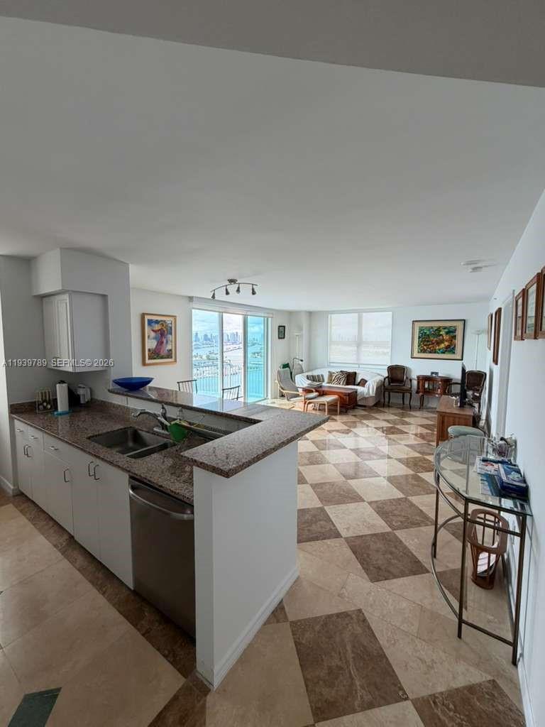 90 Alton Road, Unit 2912 Miami Beach, FL 33139 - Photo 10 of 31