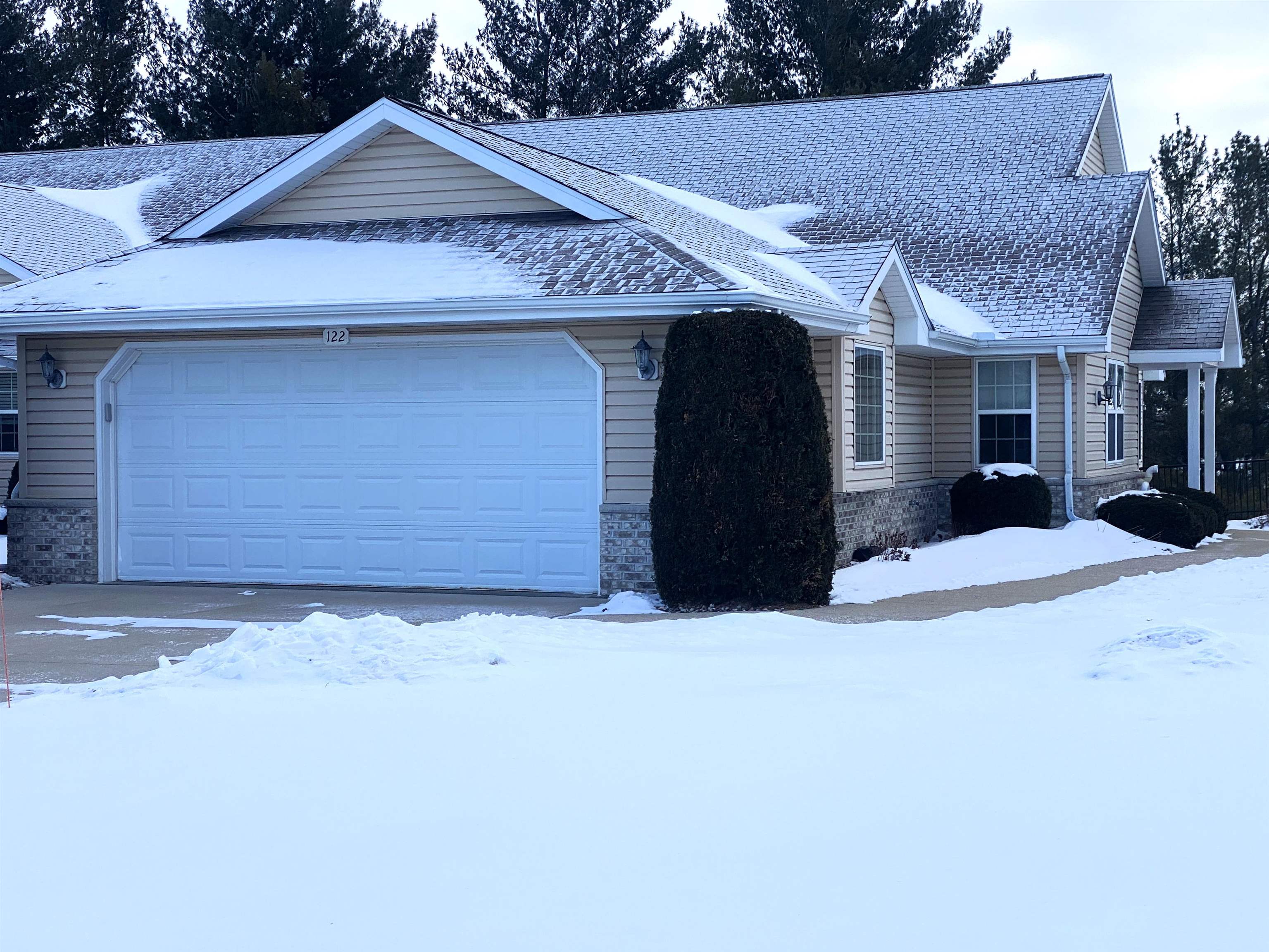 122 Summit Court, Unit 2502 Columbus, WI 53925 - Photo 3 of 46