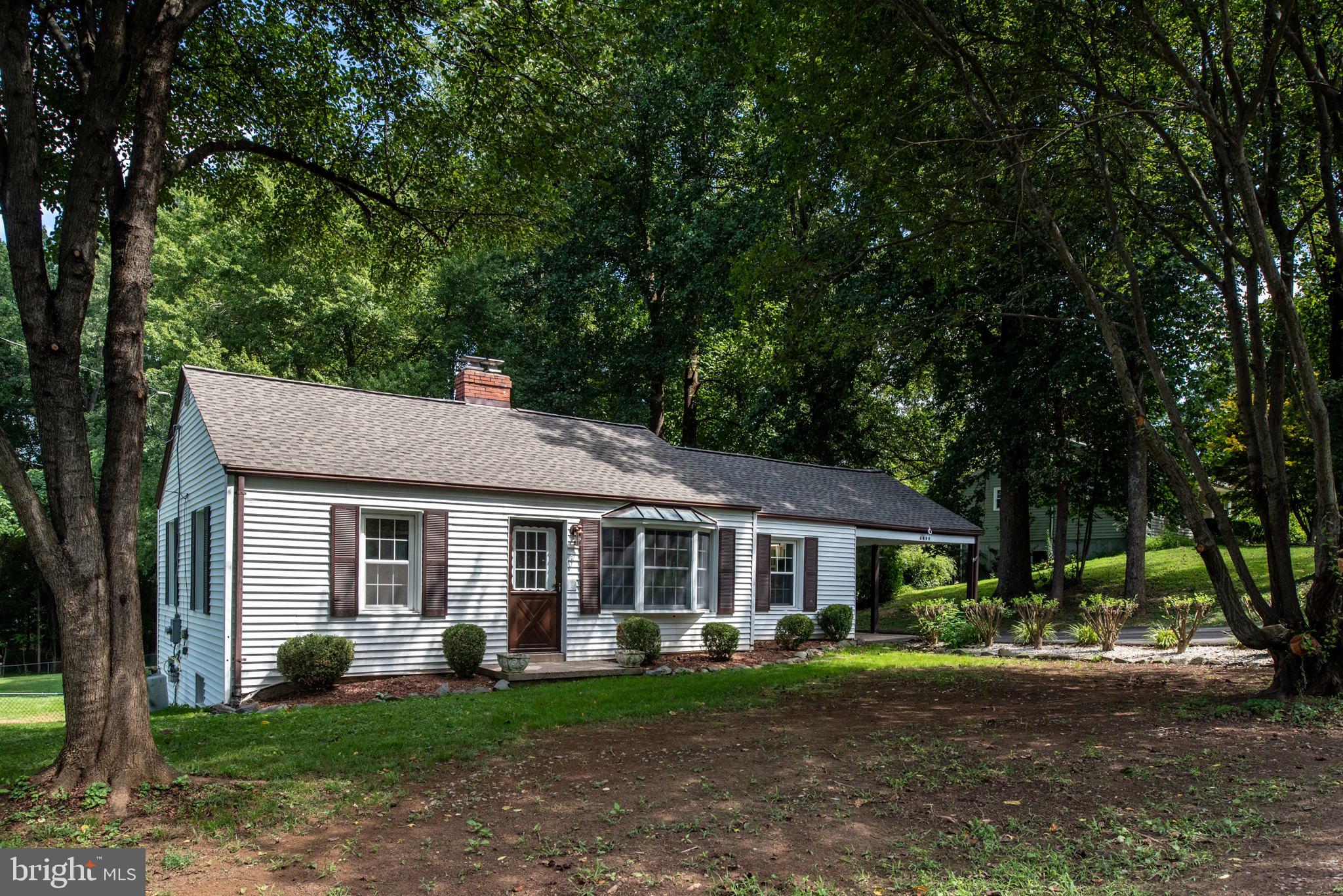 6499 Briggs Road Warrenton, VA 20187 - Photo 5 of 53