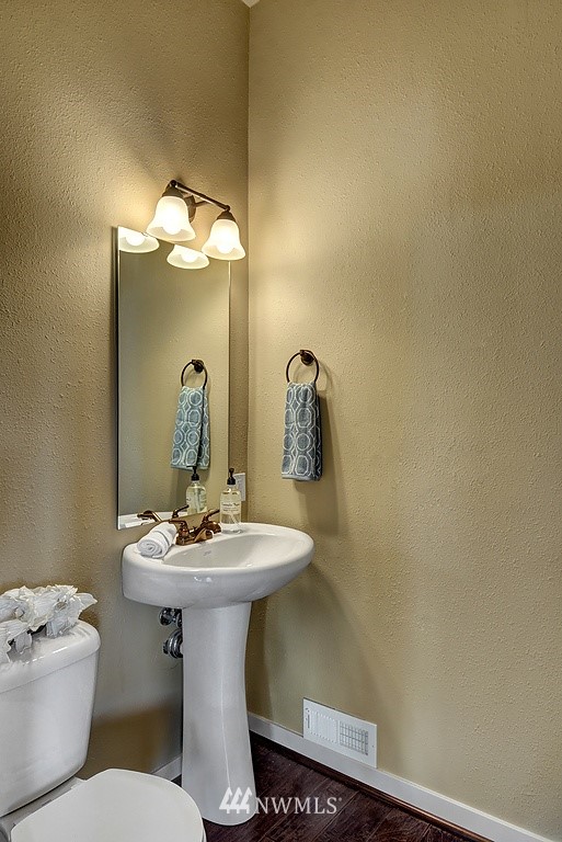 8620 Talbot Road Edmonds, WA 98026 - Photo 14 of 19