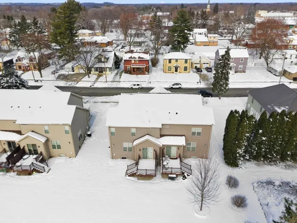 $439,000 | 3001 Graydon Avenue, East Troy, WI 53120