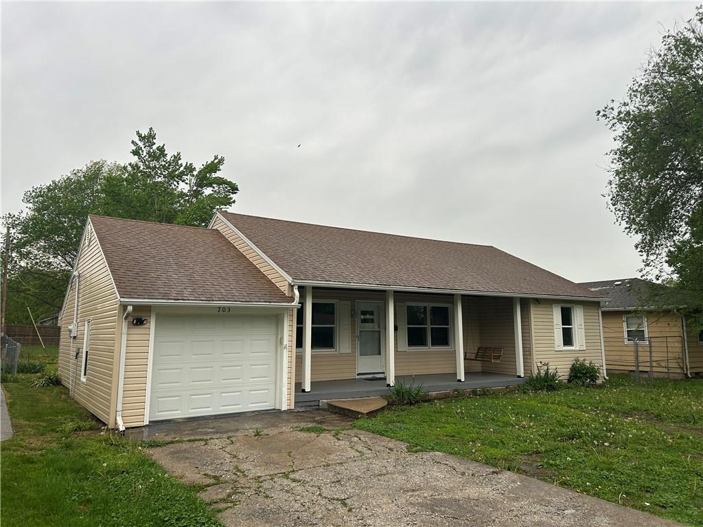 703 South 6th Street Clinton, MO 64735 - Photo 4 of 31