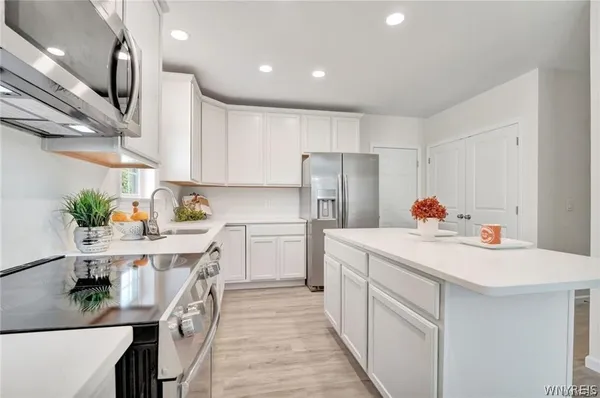 $439,900 | 26 Rosalind Drive, Evans, NY 14006