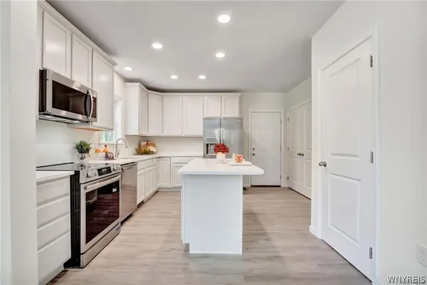 $439,900 | 26 Rosalind Drive, Evans, NY 14006