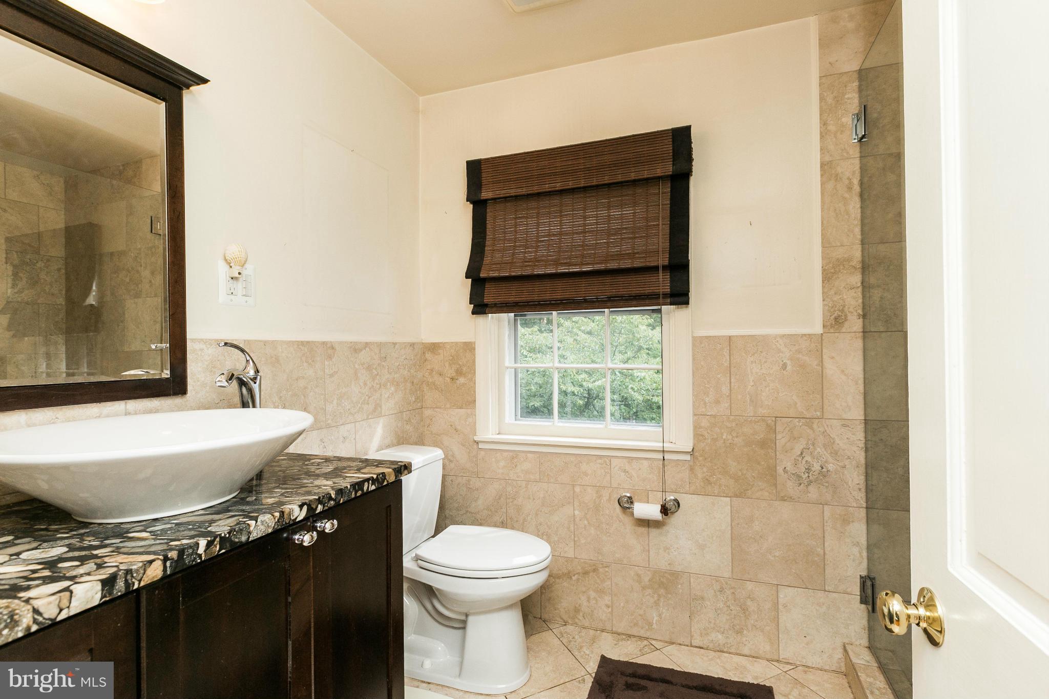 201 Kemble Road Baltimore, MD 21218 - Photo 16 of 30 Bath (Master)