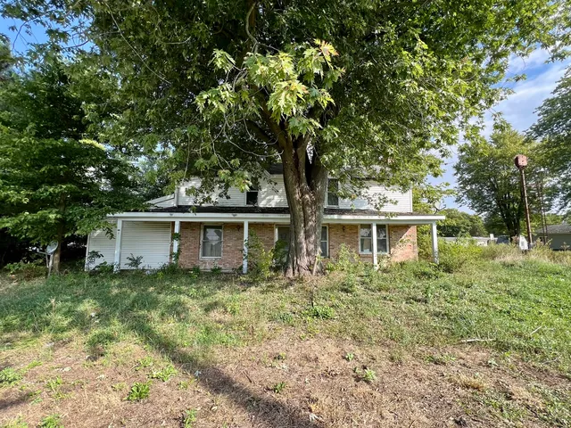 front view of house with a yard