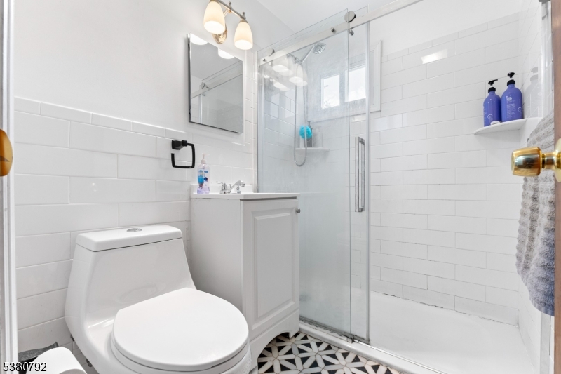 210 Buchanan Street Linden, NJ 07036 - Photo 5 of 18