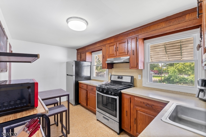 210 Buchanan Street Linden, NJ 07036 - Photo 6 of 18