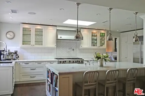 $22,500 | 10253 Valley Spring Lane, Toluca Lake, CA 91602