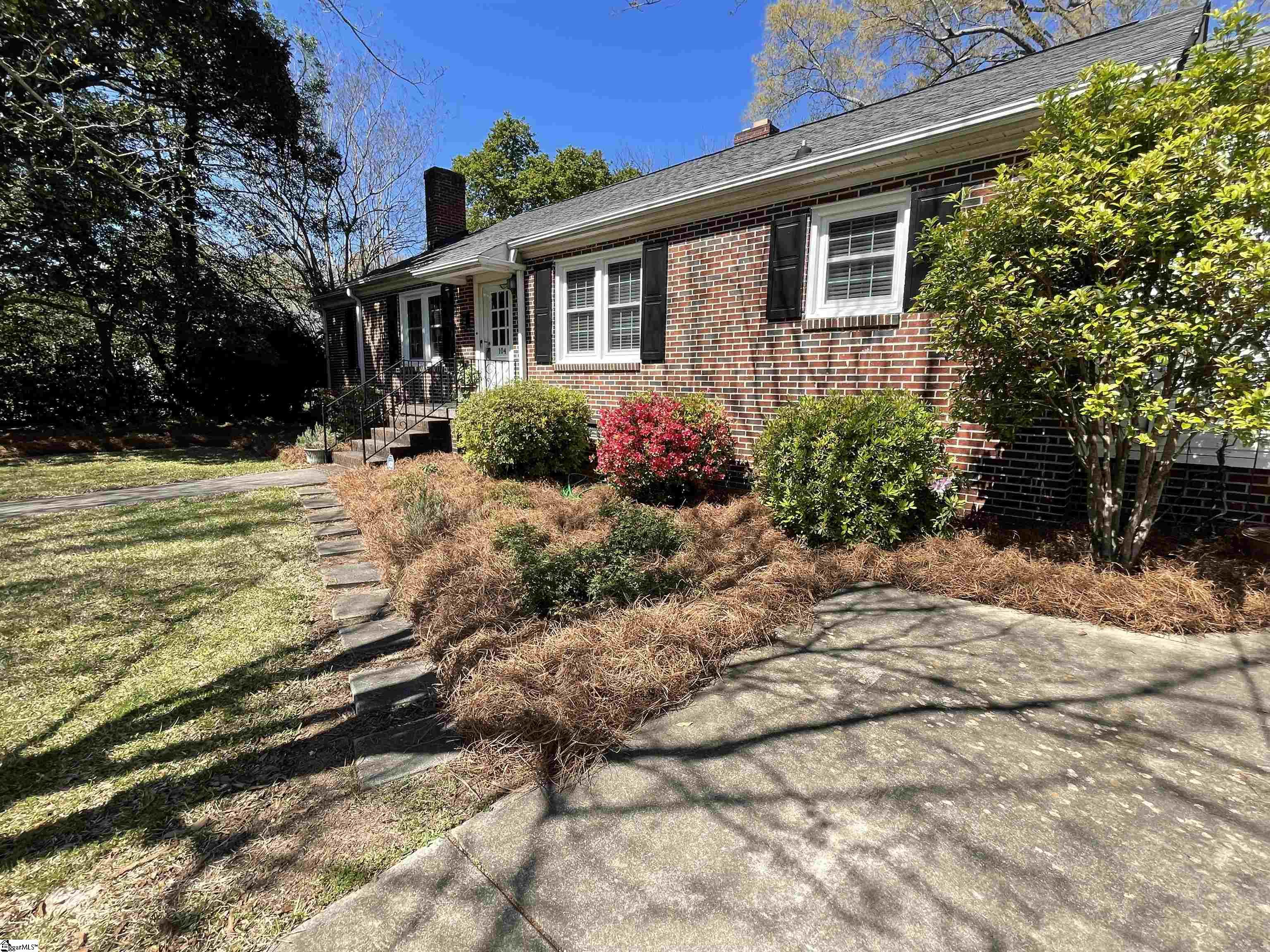 104 West Walnut Street Clinton, SC 29325 - Photo 2 of 36