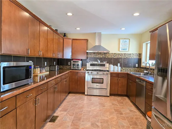 $399,900 | 337 North Peterboro Street, Lenox, NY 13032