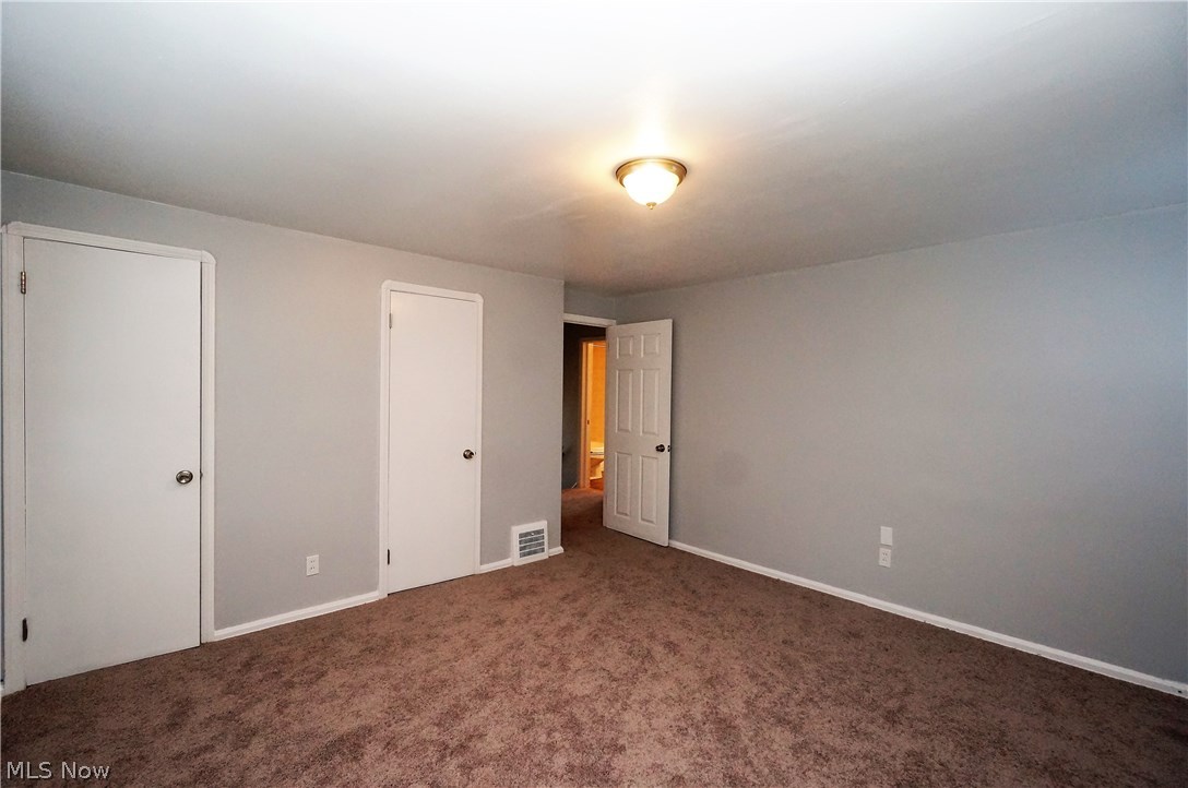 4063 Linnell Road Cleveland, OH 44121 - Photo 18 of 35