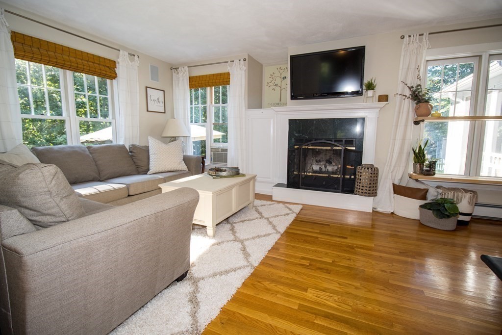 72 Gregory Island Road Hamilton, MA 01982 - Photo 4 of 42 Gallery Image 4