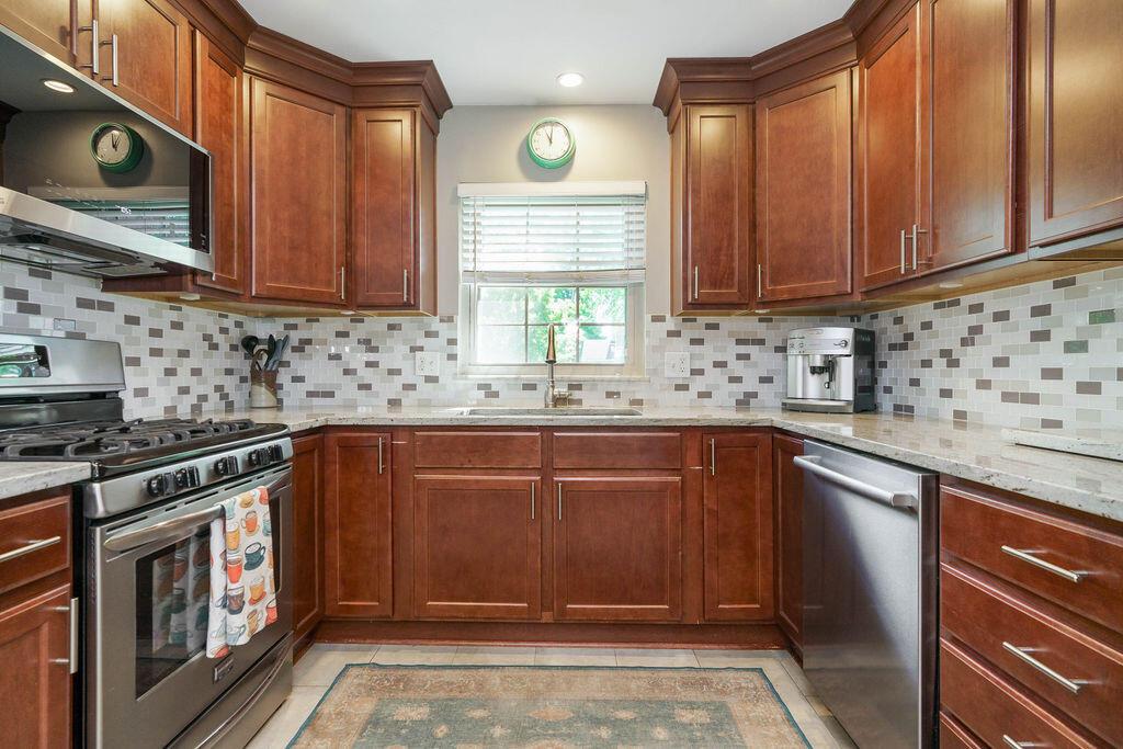 45 South Harding Road Columbus, OH 43209 - Photo 10 of 48