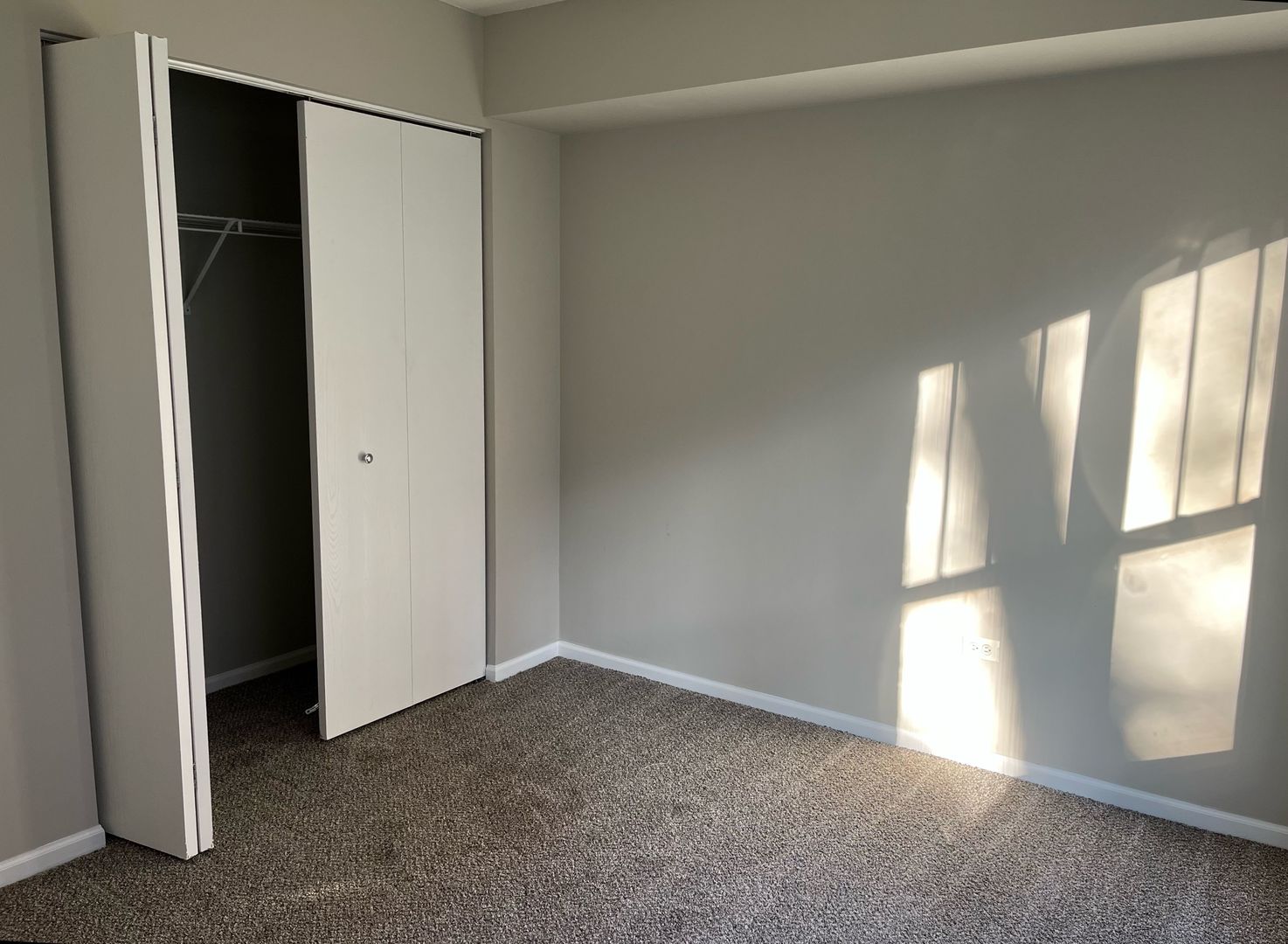237 North Mill Road, Unit 2 Addison, IL 60101 - Photo 28 of 39 a view of an empty room with a window