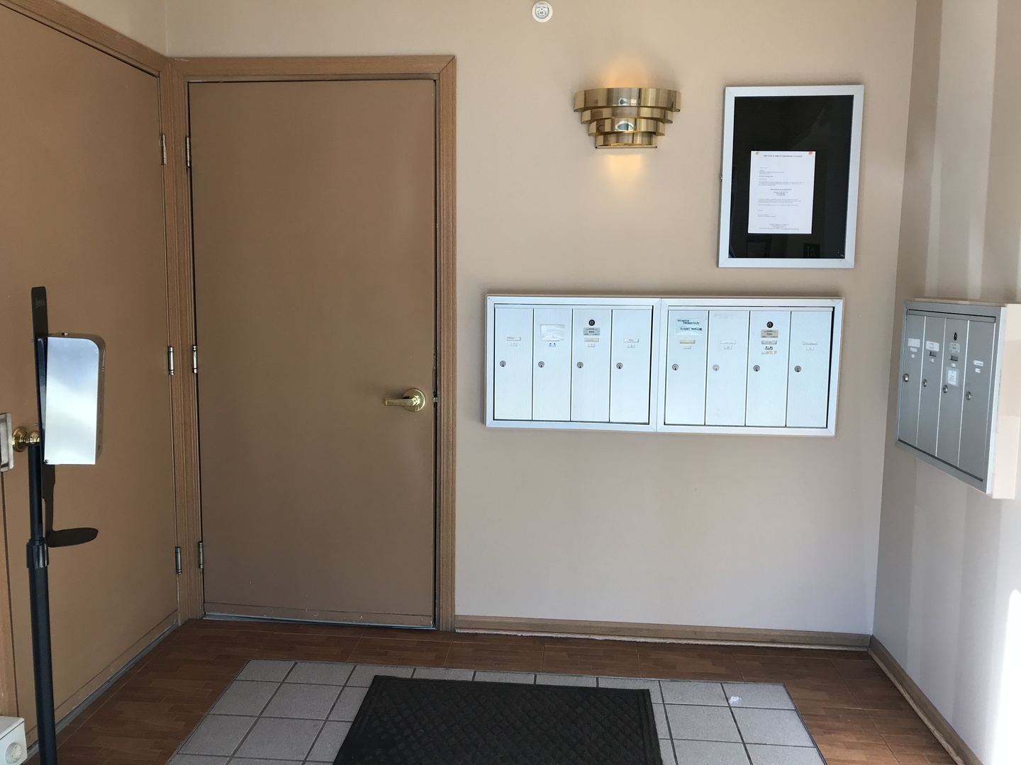 237 North Mill Road, Unit 2 Addison, IL 60101 - Photo 4 of 39 a view of an entryway door