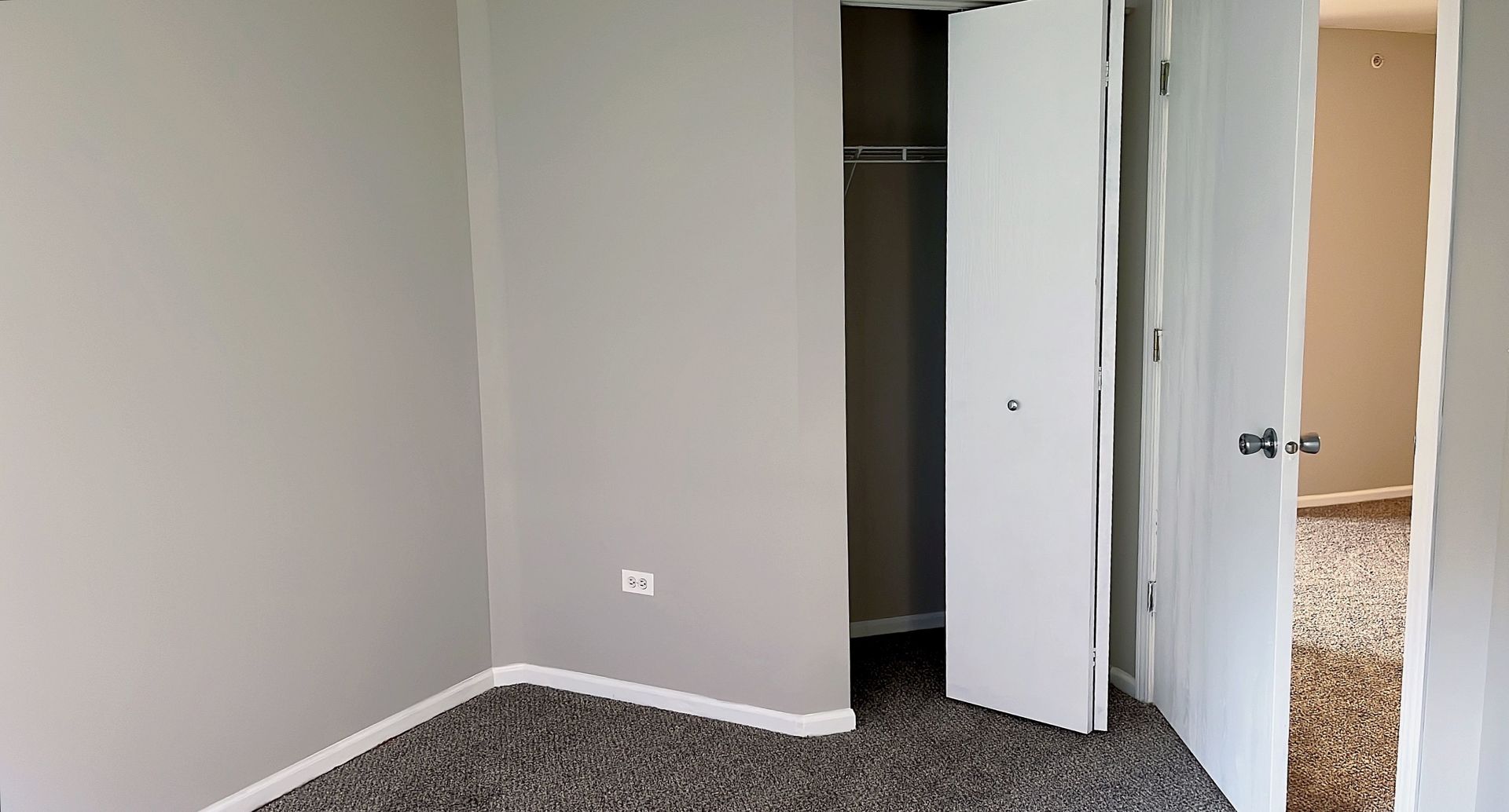 237 North Mill Road, Unit 2 Addison, IL 60101 - Photo 32 of 39 a view of an empty room