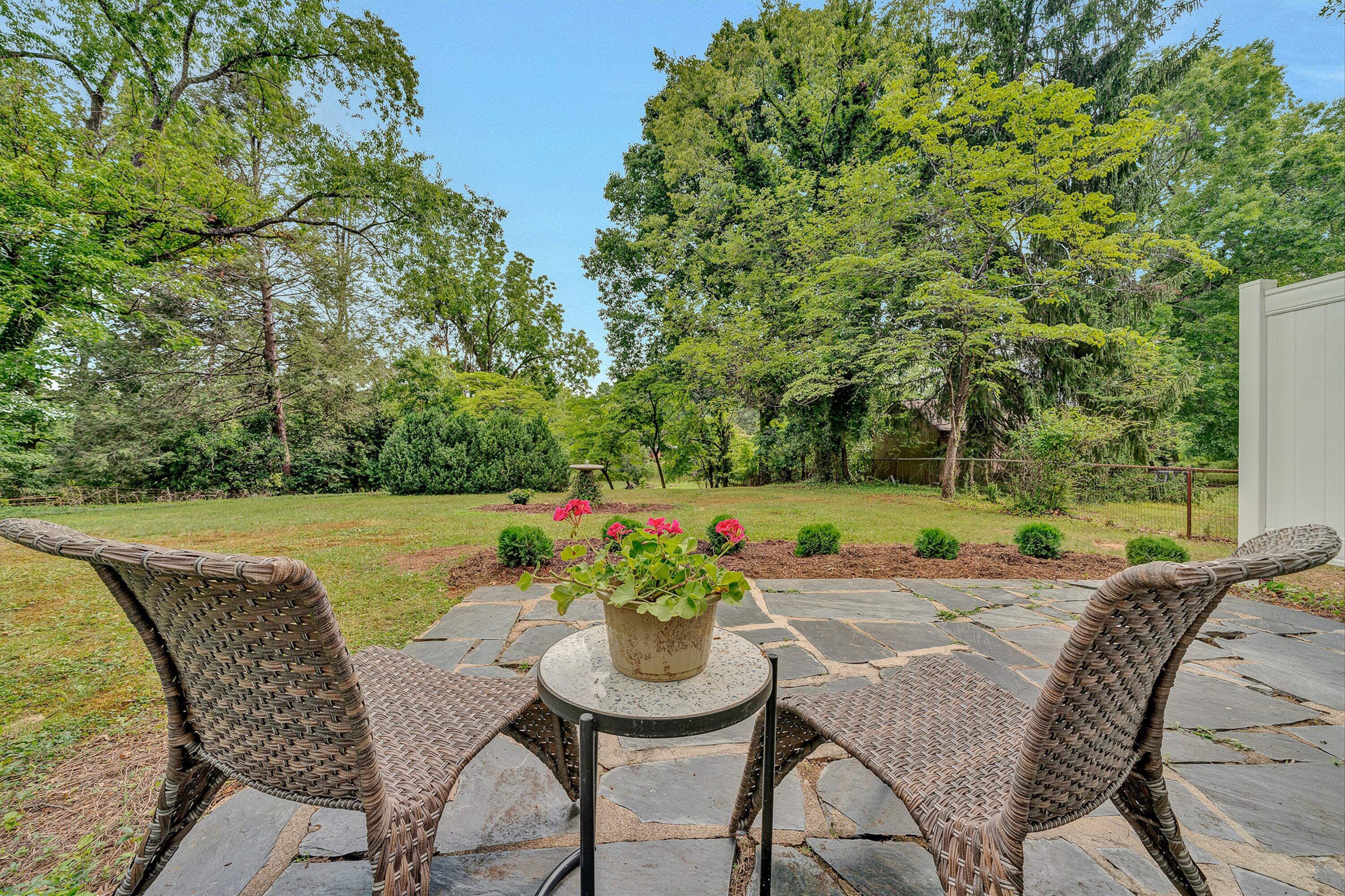 1035 Clearfield Road Southwest Roanoke, VA 24015 - Photo 27 of 43 patio