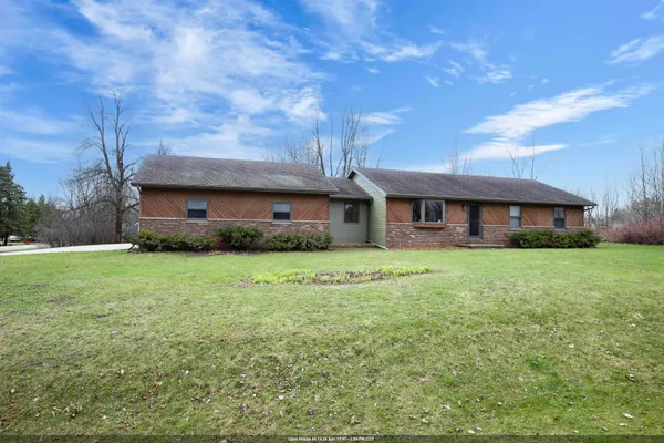 $369,900 | 8599 Winncrest Road, Neenah, WI 54956