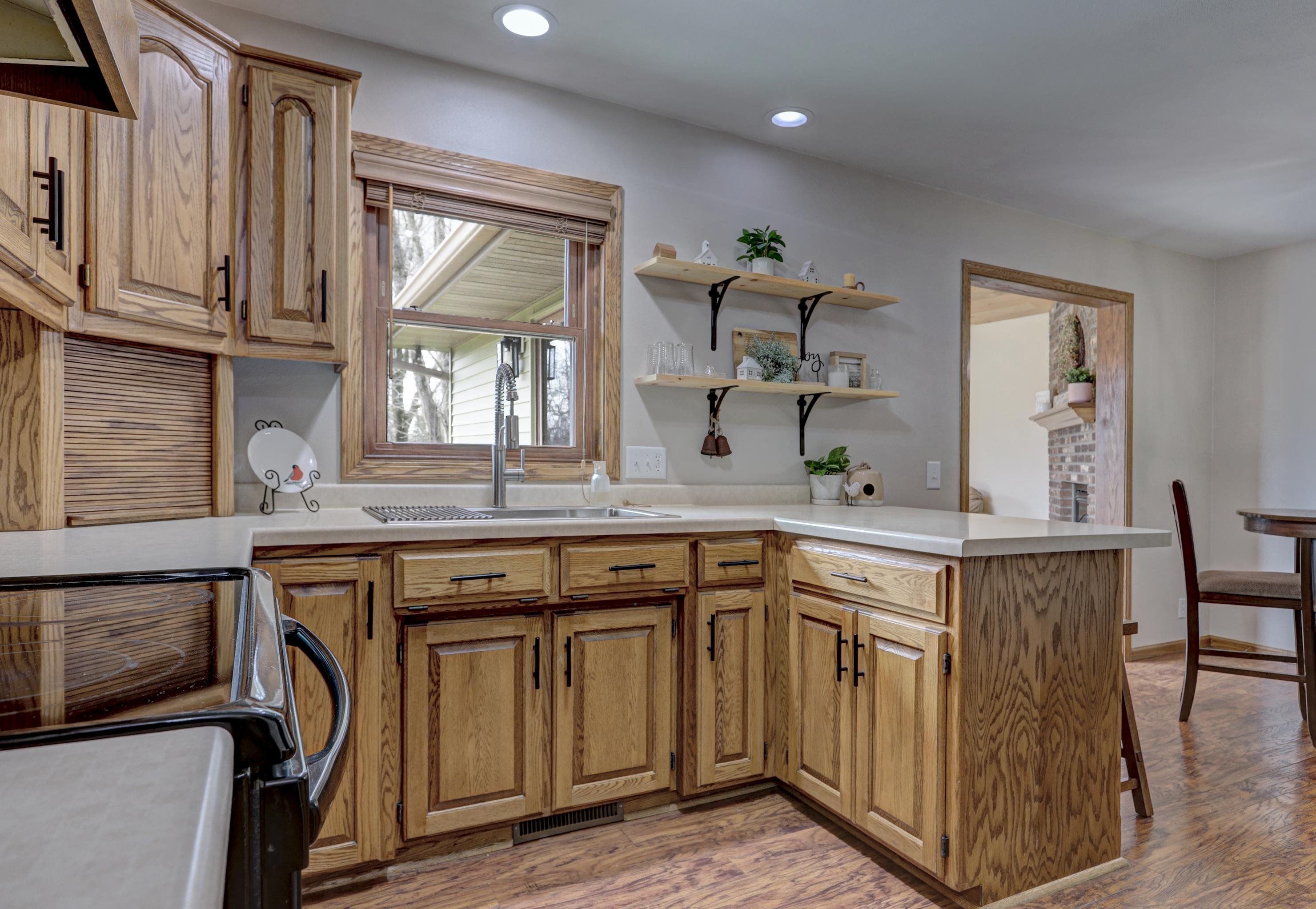 8599 Winncrest Road Neenah, WI 54956 - Photo 11 of 42